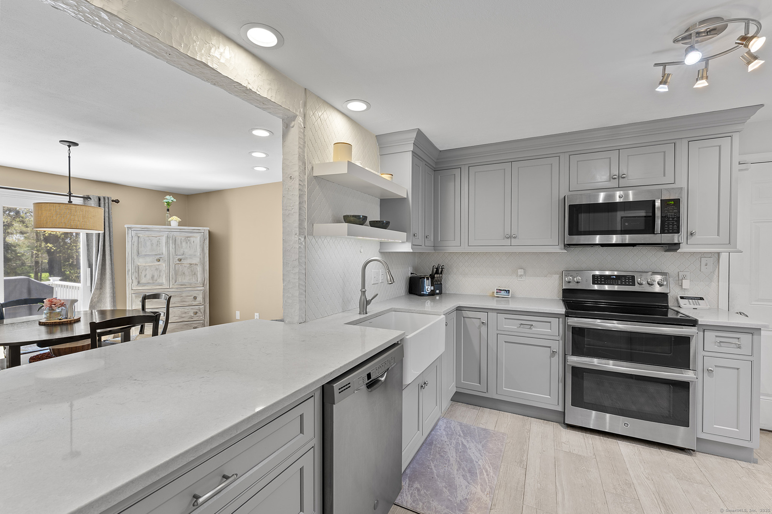 28 Hilltop Drive, Trumbull, Connecticut image 18
