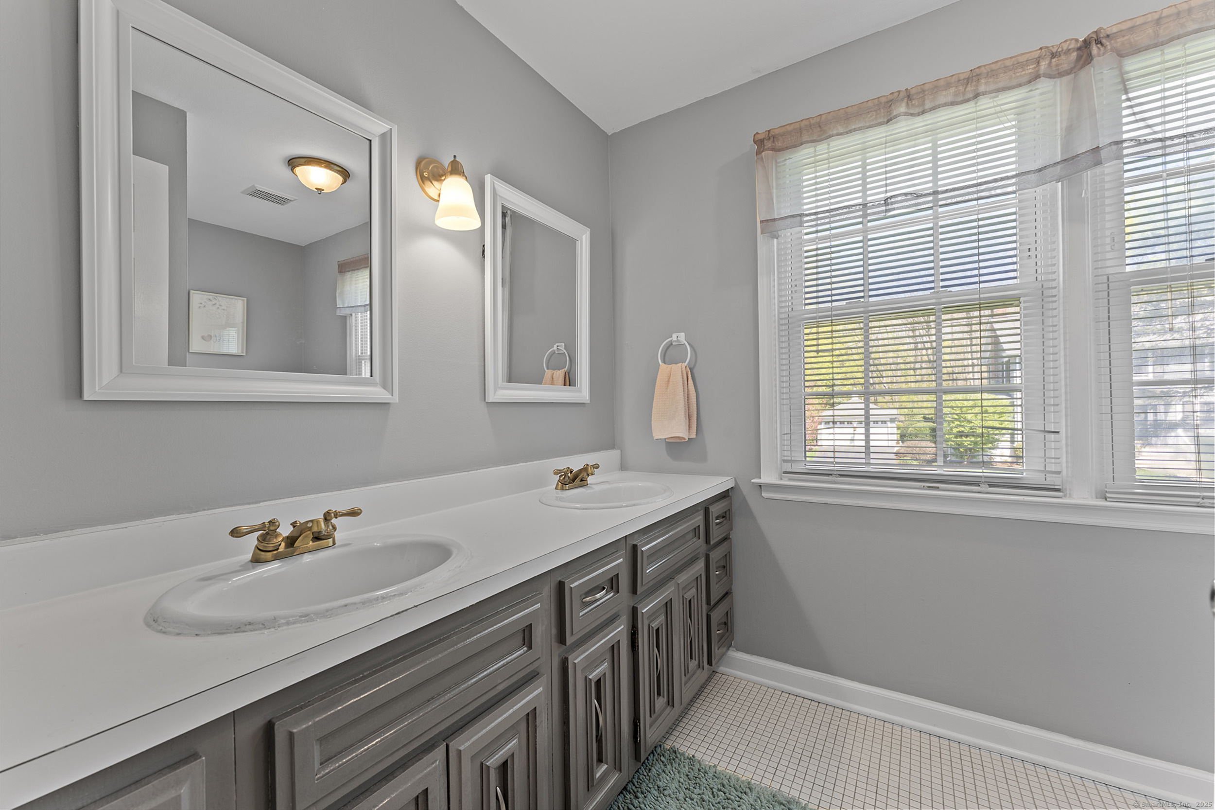 28 Hilltop Drive, Trumbull, Connecticut image 32