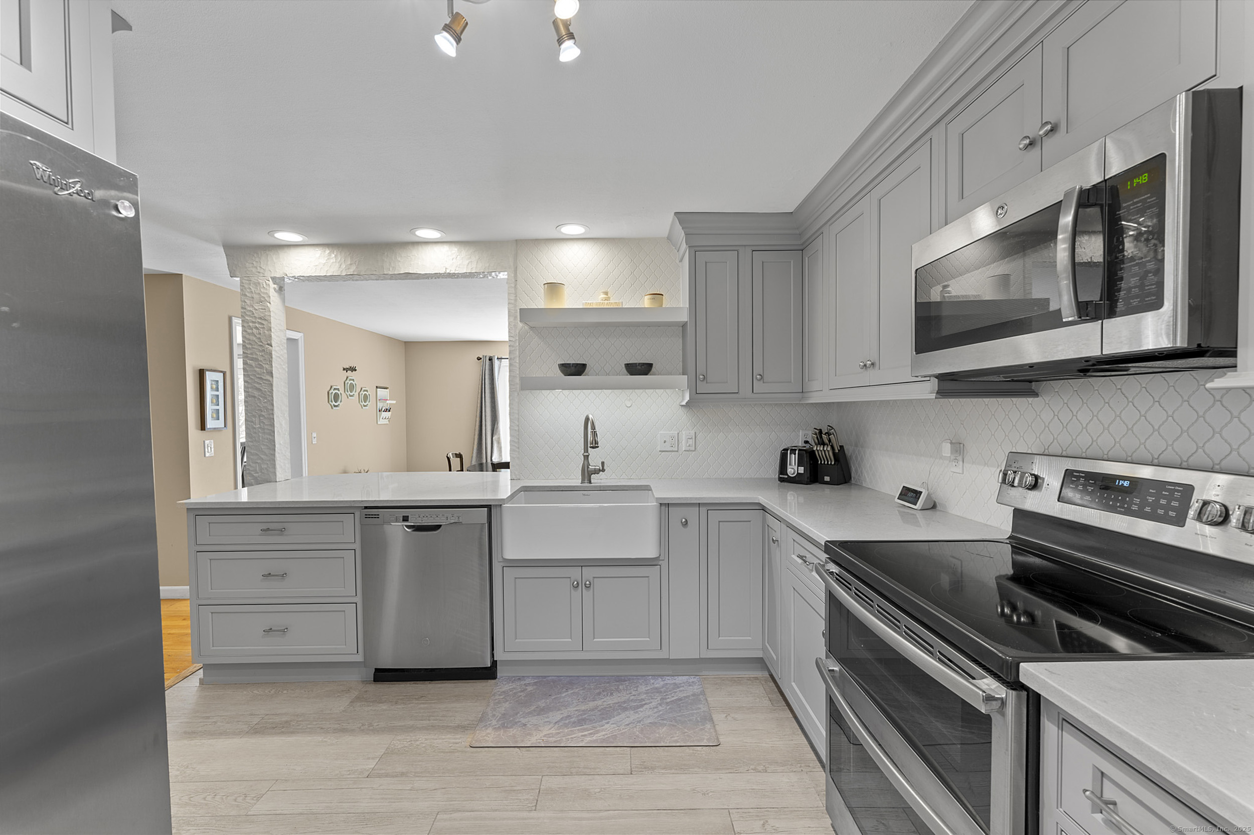 28 Hilltop Drive, Trumbull, Connecticut image 20