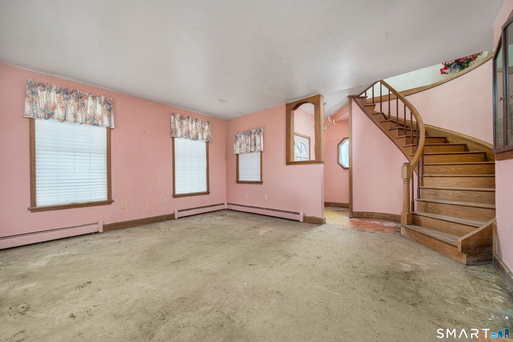 Photo of 32 Lincoln Street, Cromwell, CT 06416 (MLS # 24154984)