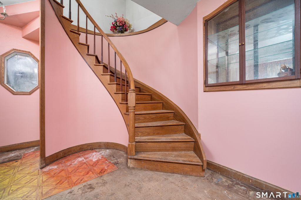 Photo of 32 Lincoln Street, Cromwell, CT 06416 (MLS # 24154984)