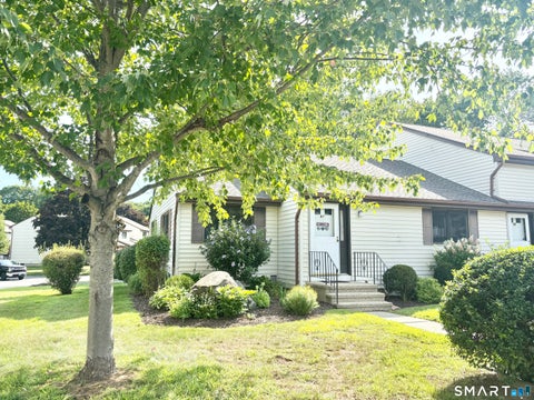 Condo For Sale - 6 Oak Forest Drive #1<br/> Manchester, CT 06042