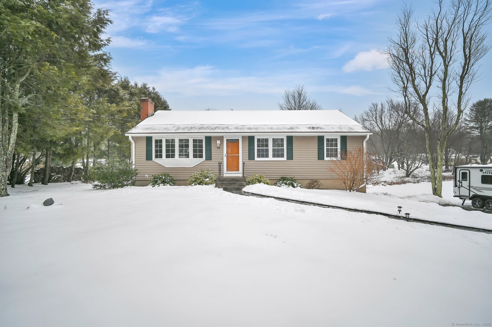 Reed Road, Tolland, Connecticut - 3 Bedrooms  
2 Bathrooms  
6 Rooms - 