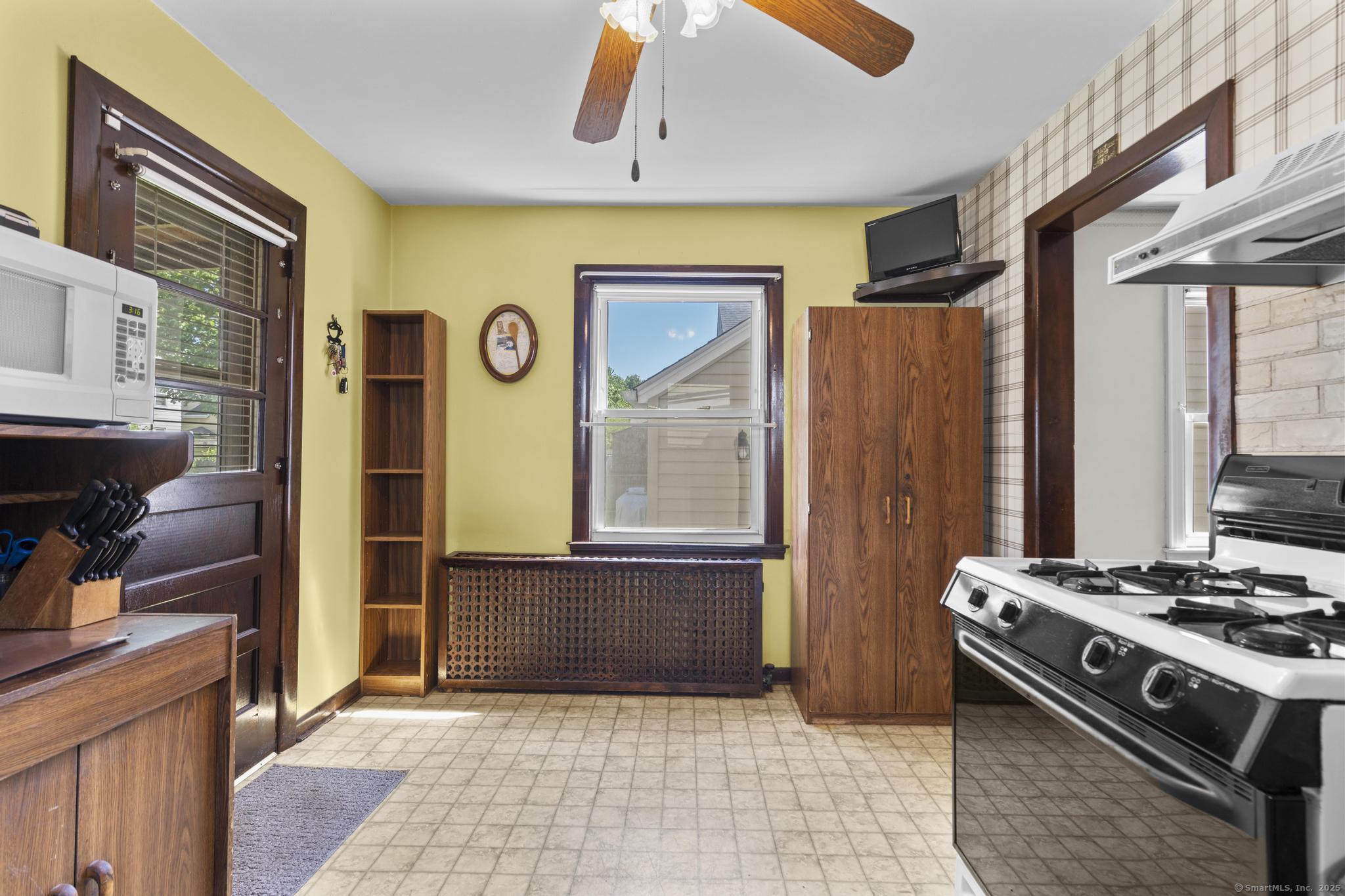 63 Burke Street, Hamden, Connecticut image 16