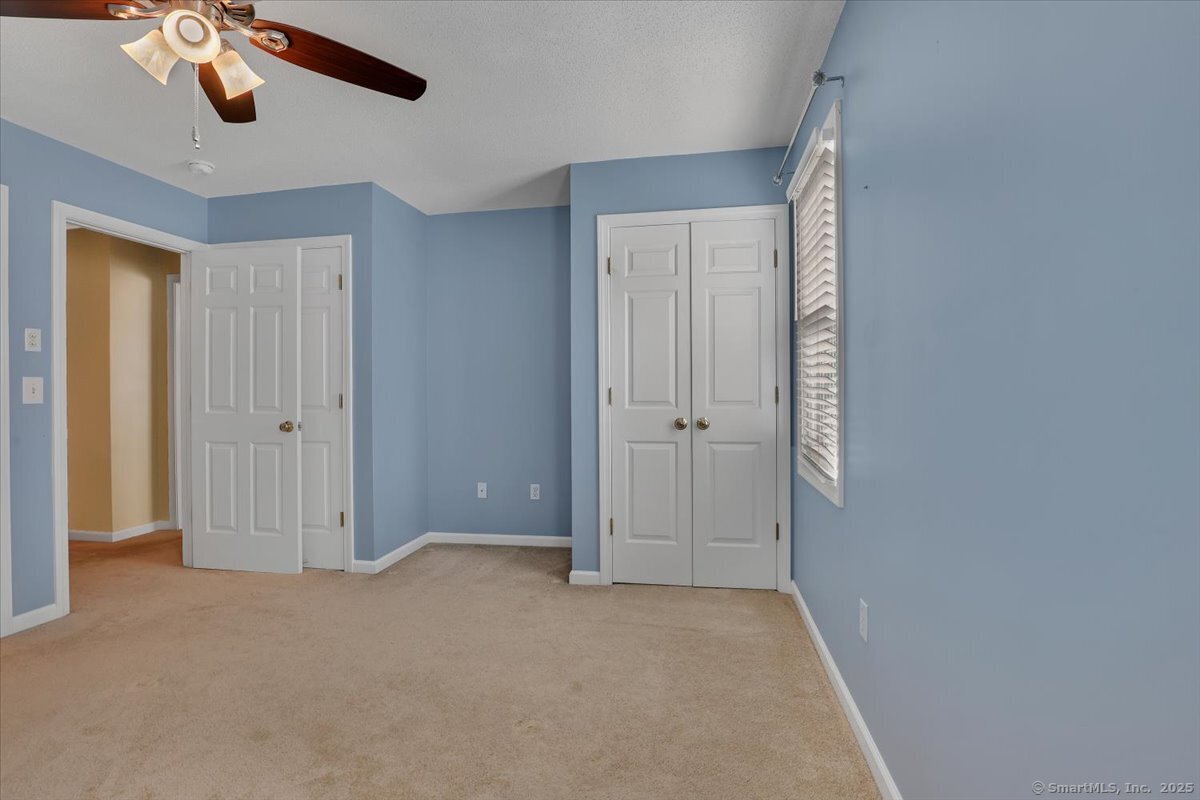 Newington, Connecticut 06111, United States, 2 Bedrooms Bedrooms, ,4 BathroomsBathrooms,Residential,Active,209369