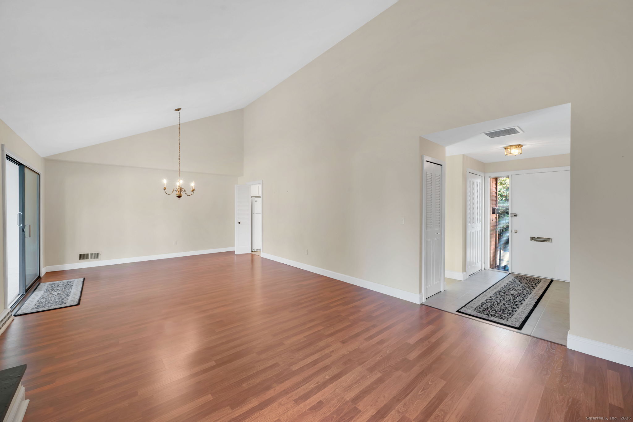 32 Hollister Way South 32