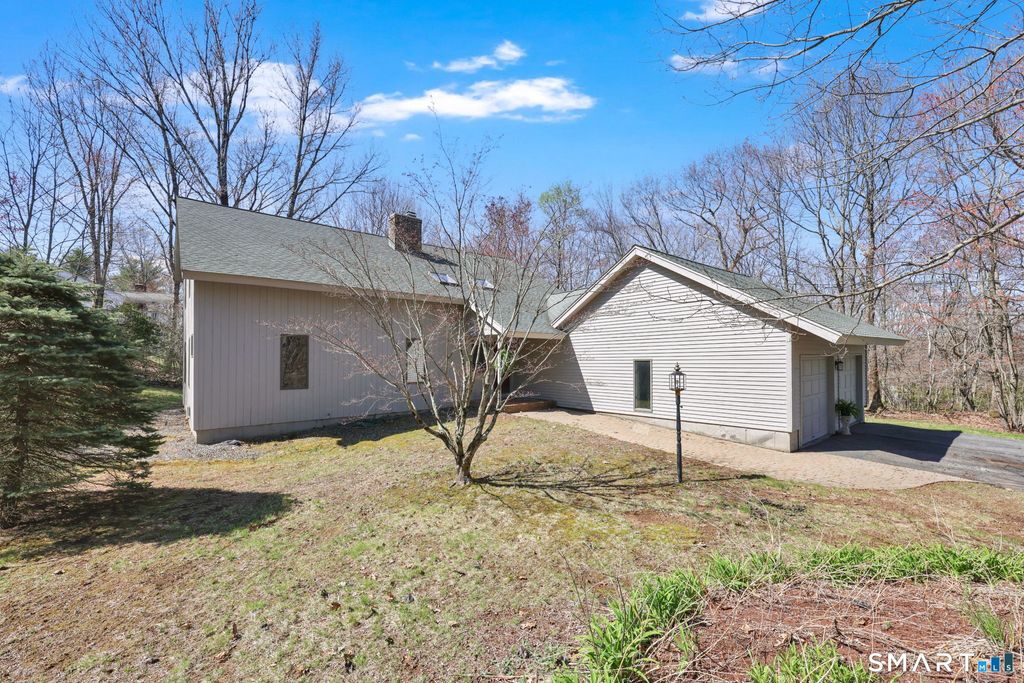 Photo of 11 Fox Run, Stafford, CT 06076 (MLS # 24170013)