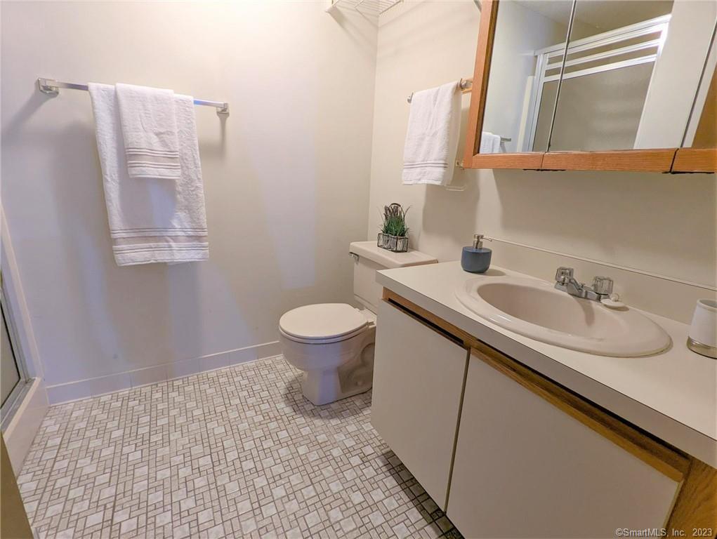 Photo 14 of 24 of 67 Little Oak Lane 67 condo