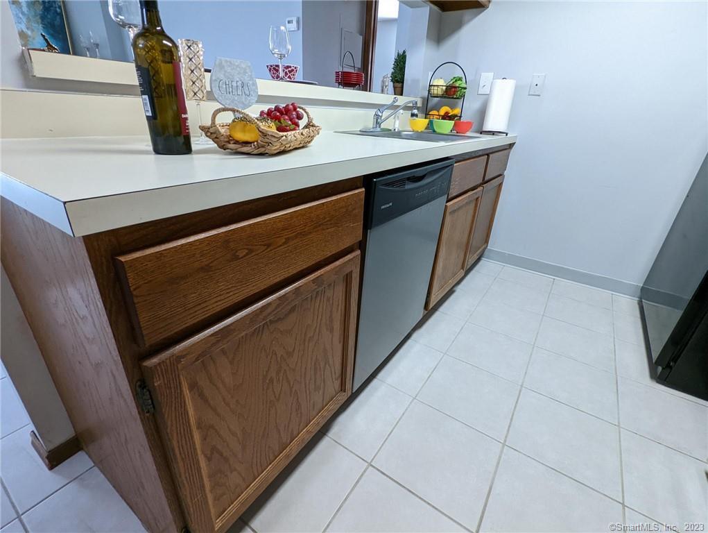 Photo 4 of 24 of 67 Little Oak Lane 67 condo