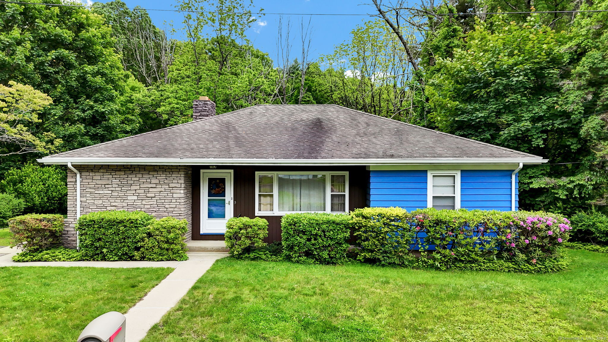 5 Reservoir Road, Norwich, Connecticut image 1