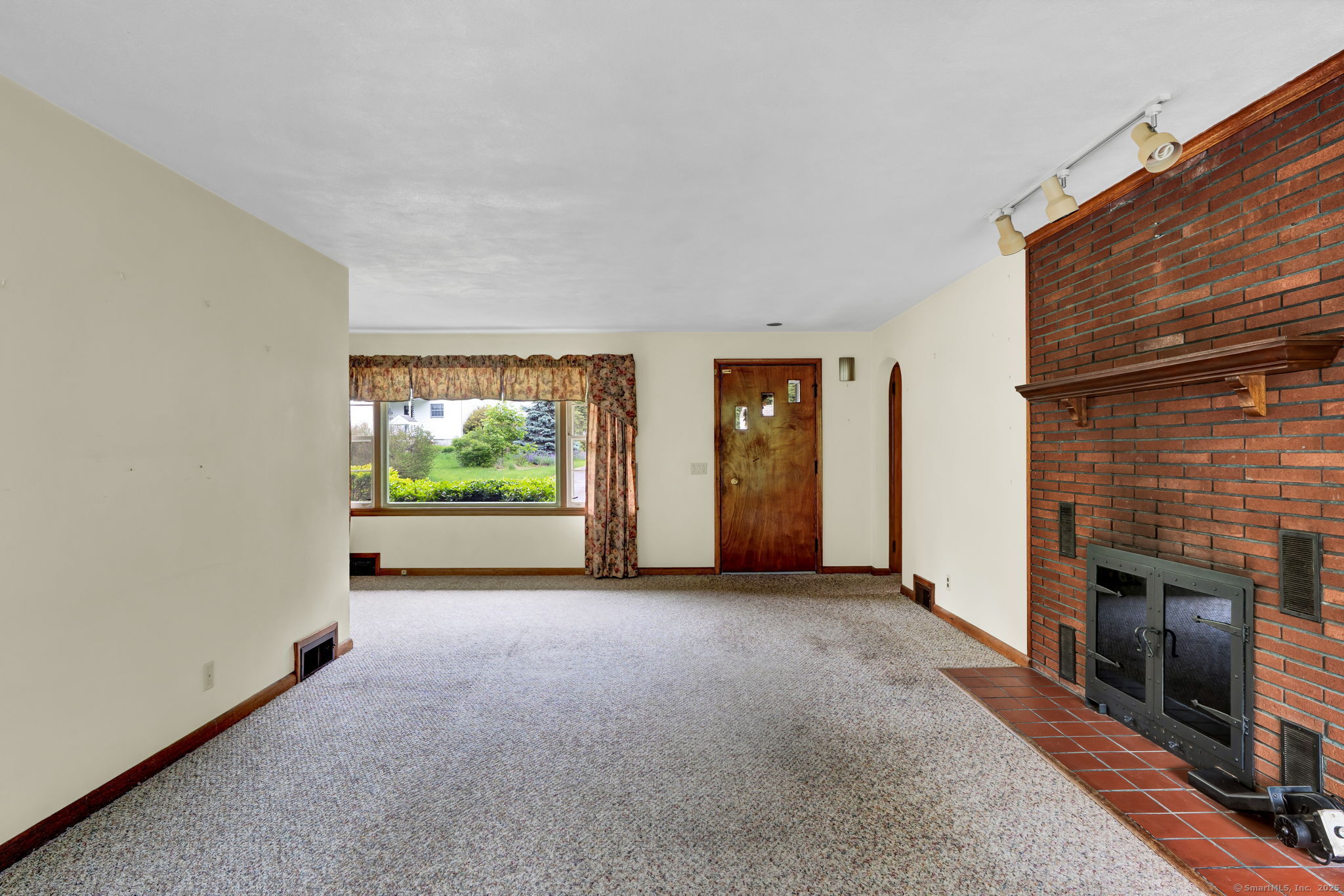 5 Reservoir Road, Norwich, Connecticut image 8