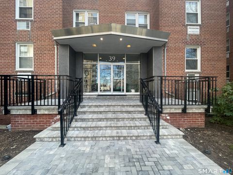 Photo of 39 Glenbrook Road #3R, Stamford, CT 06902 (MLS # 24161443)
