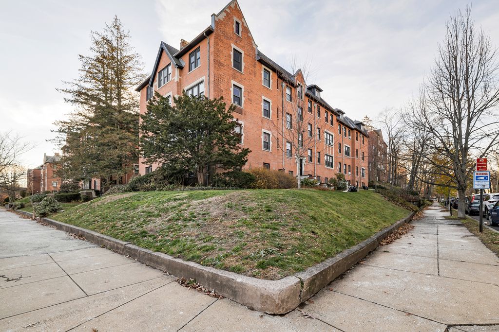 Photo of 106 Livingston Street #A1, New Haven, CT 06511 (MLS # 24135588)