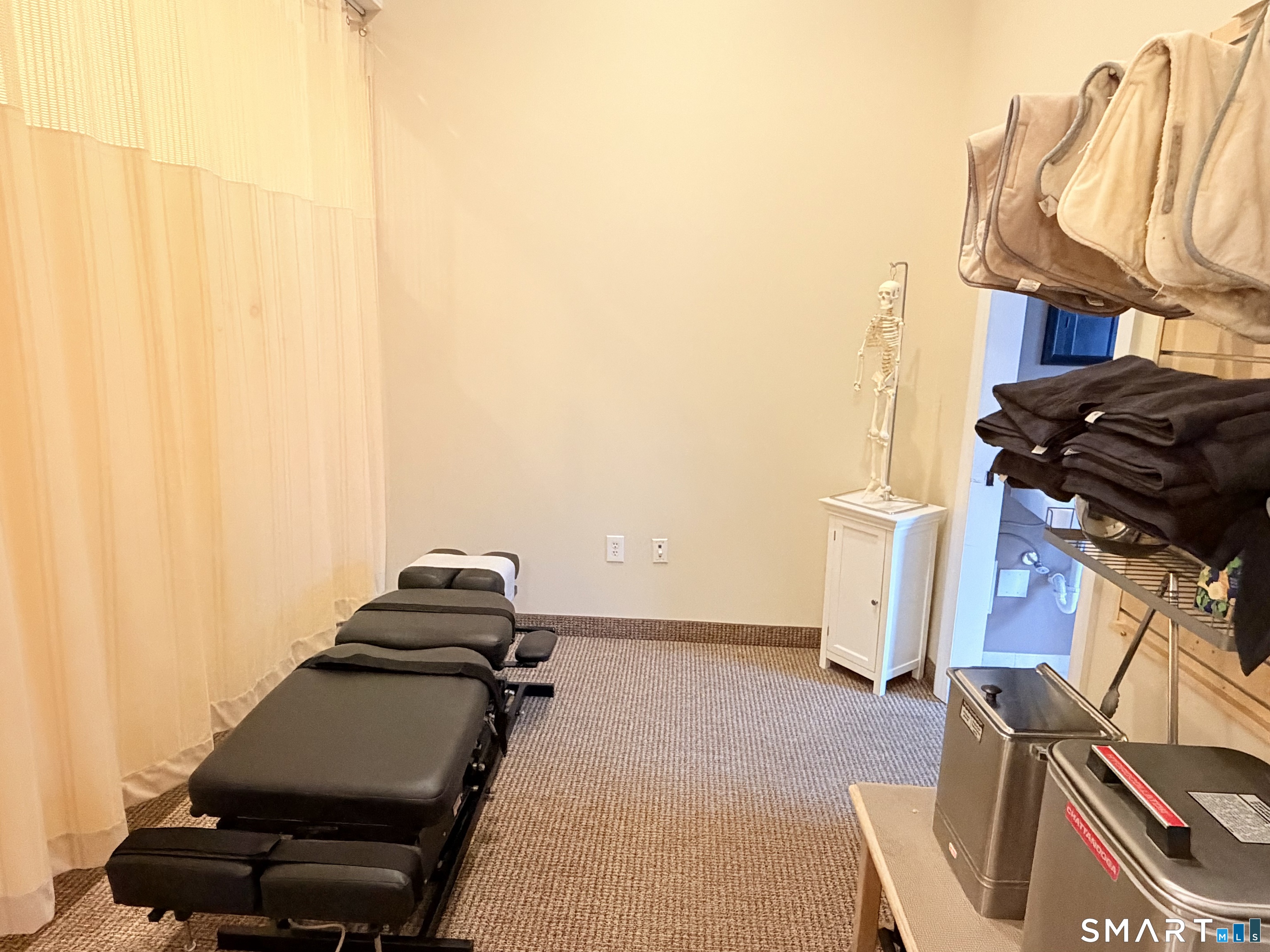 64 Thompson Street B102