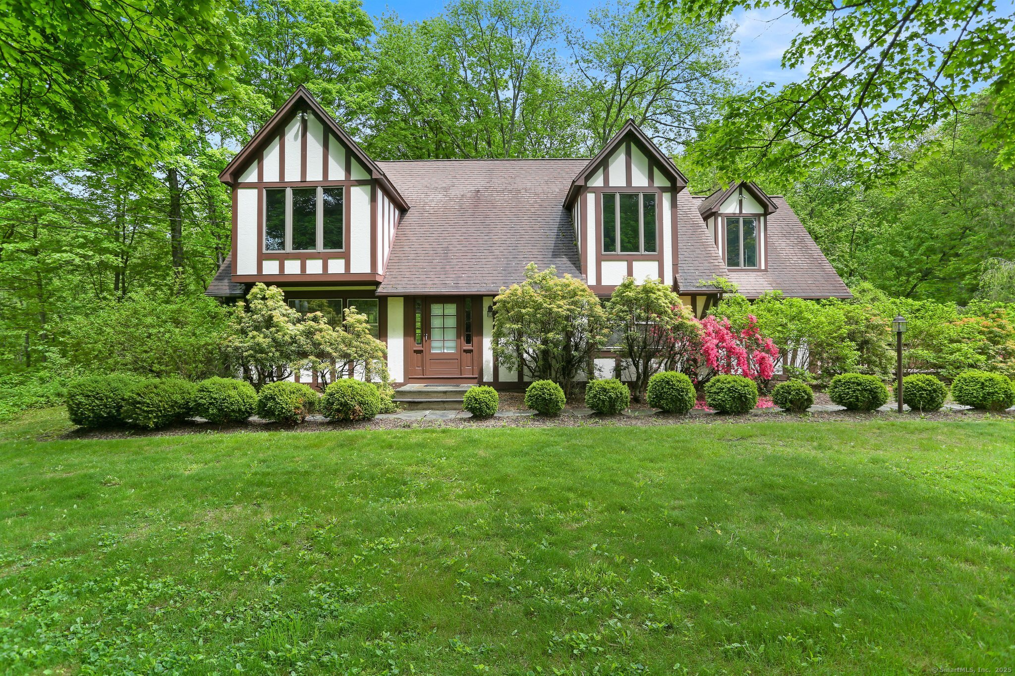 Property for Sale at Kramer Lane, Weston, Connecticut - Bedrooms: 4 
Bathrooms: 3 
Rooms: 9  - $925,000