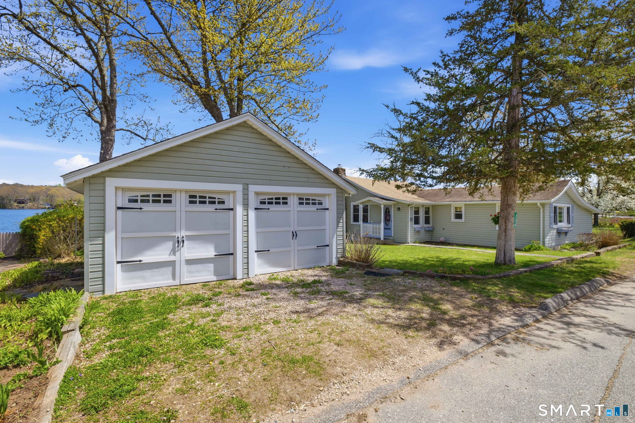 204 Lake Shore Drive