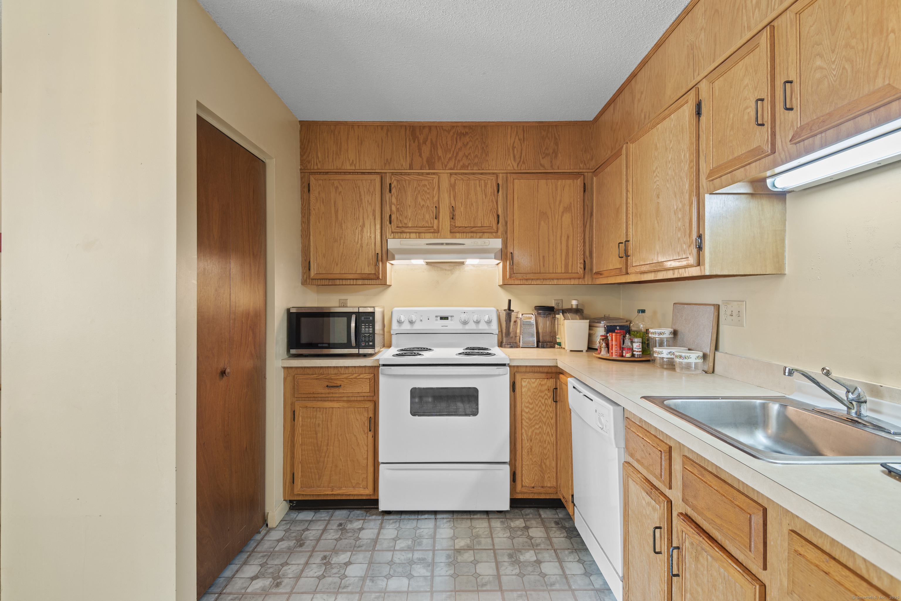 216 Quinnipiac Avenue #APT 218, North Haven, Connecticut image 16