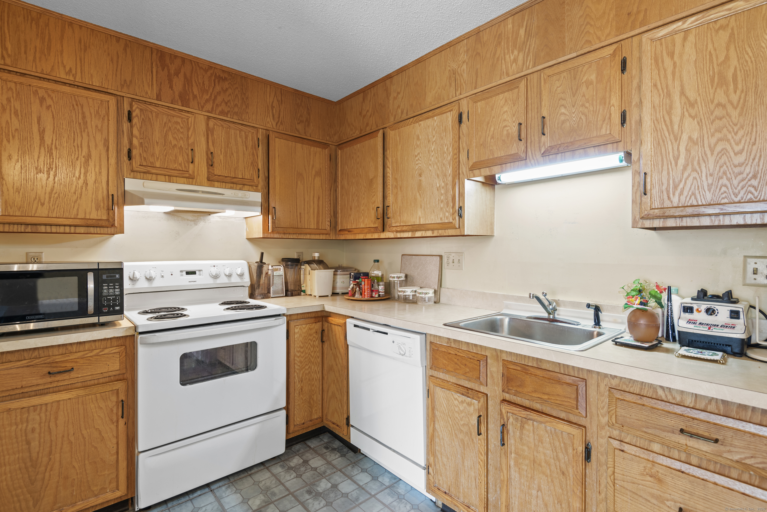 216 Quinnipiac Avenue #APT 218, North Haven, Connecticut image 17