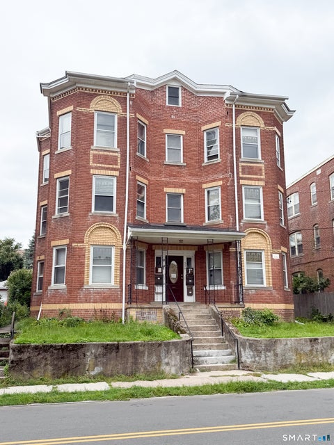 Multifamily For Sale - 326 High Street<br/> New Britain, CT 06051