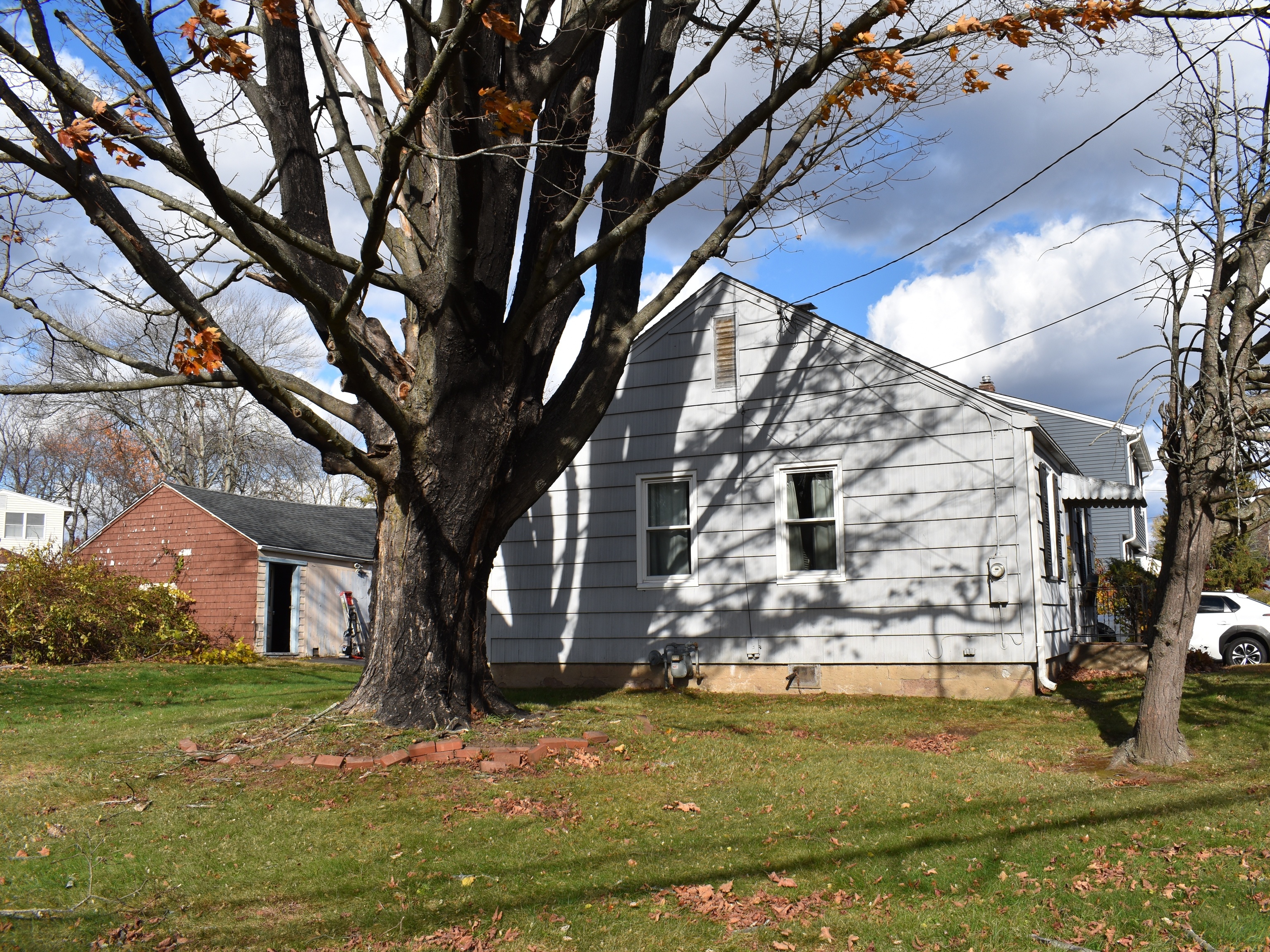 East Hartford, Connecticut 06118, United States, 2 Bedrooms Bedrooms, ,1 BathroomBathrooms,Residential,Active,241191