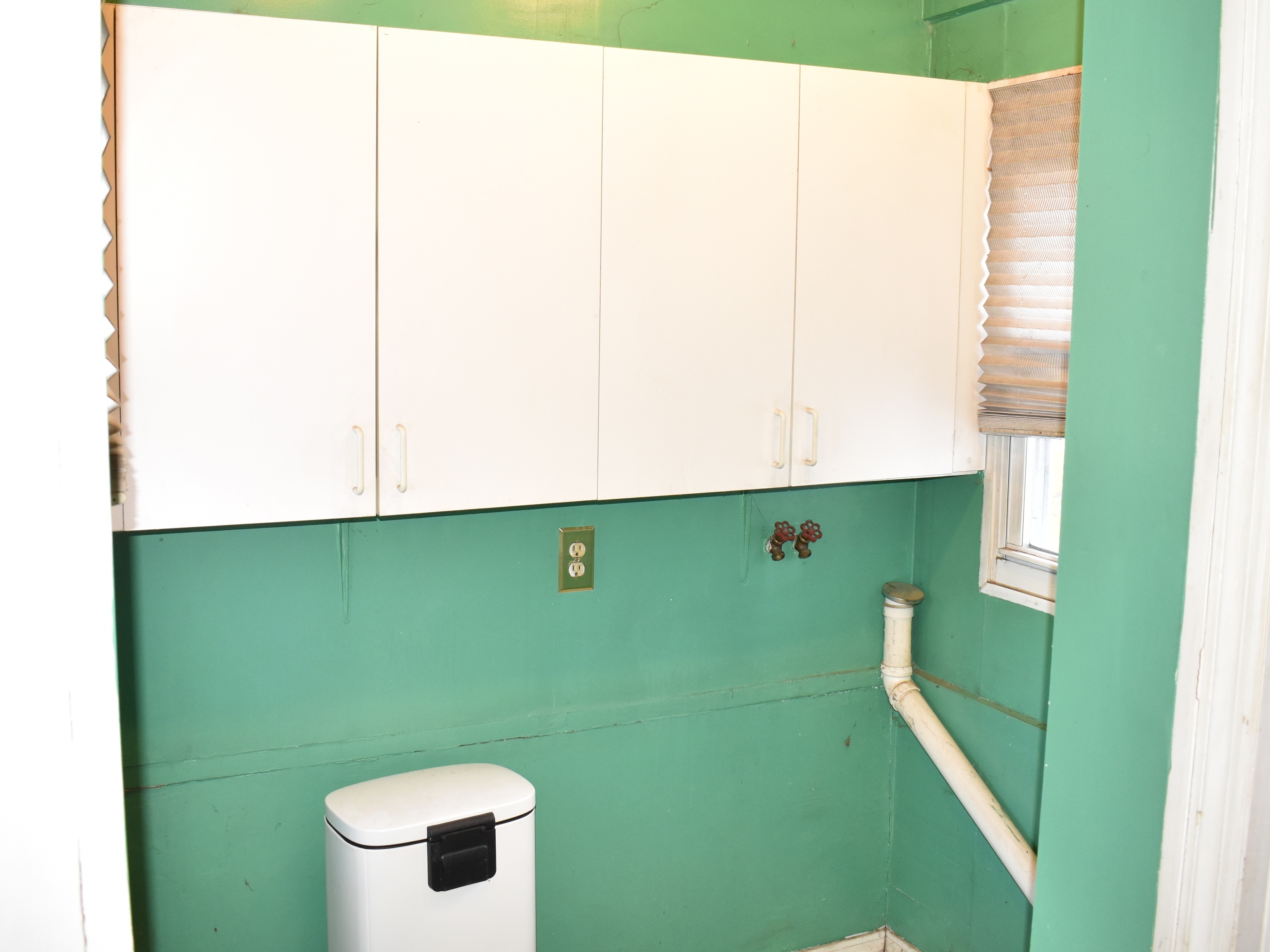 East Hartford, Connecticut 06118, United States, 2 Bedrooms Bedrooms, ,1 BathroomBathrooms,Residential,Active,241191