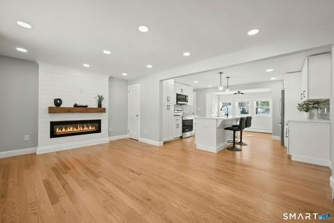 Photo of 42 Keene Place, Farmington, CT 06085 (MLS # 24155413)