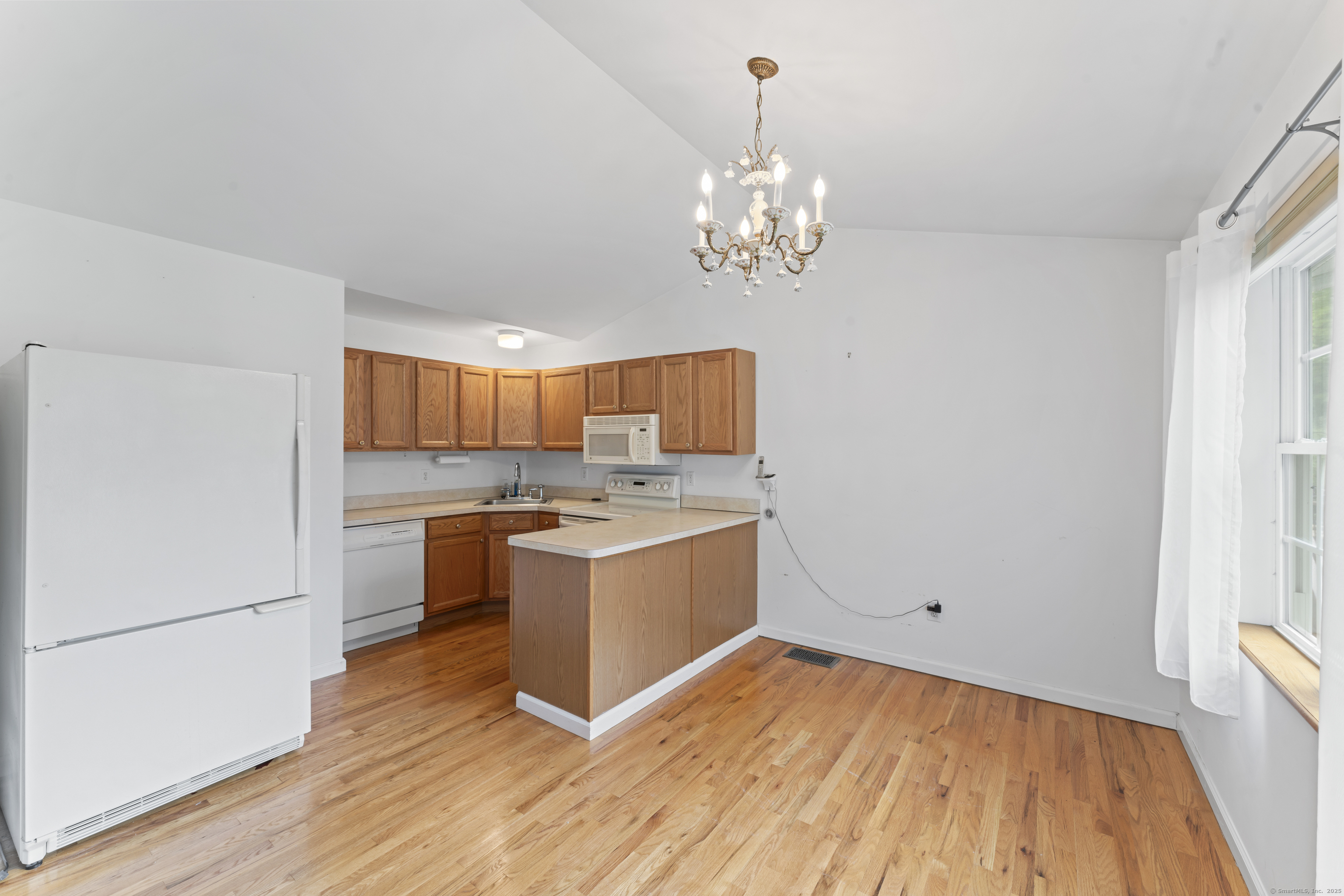 56 Pembroke Road #APT 11, Danbury, Connecticut image 13