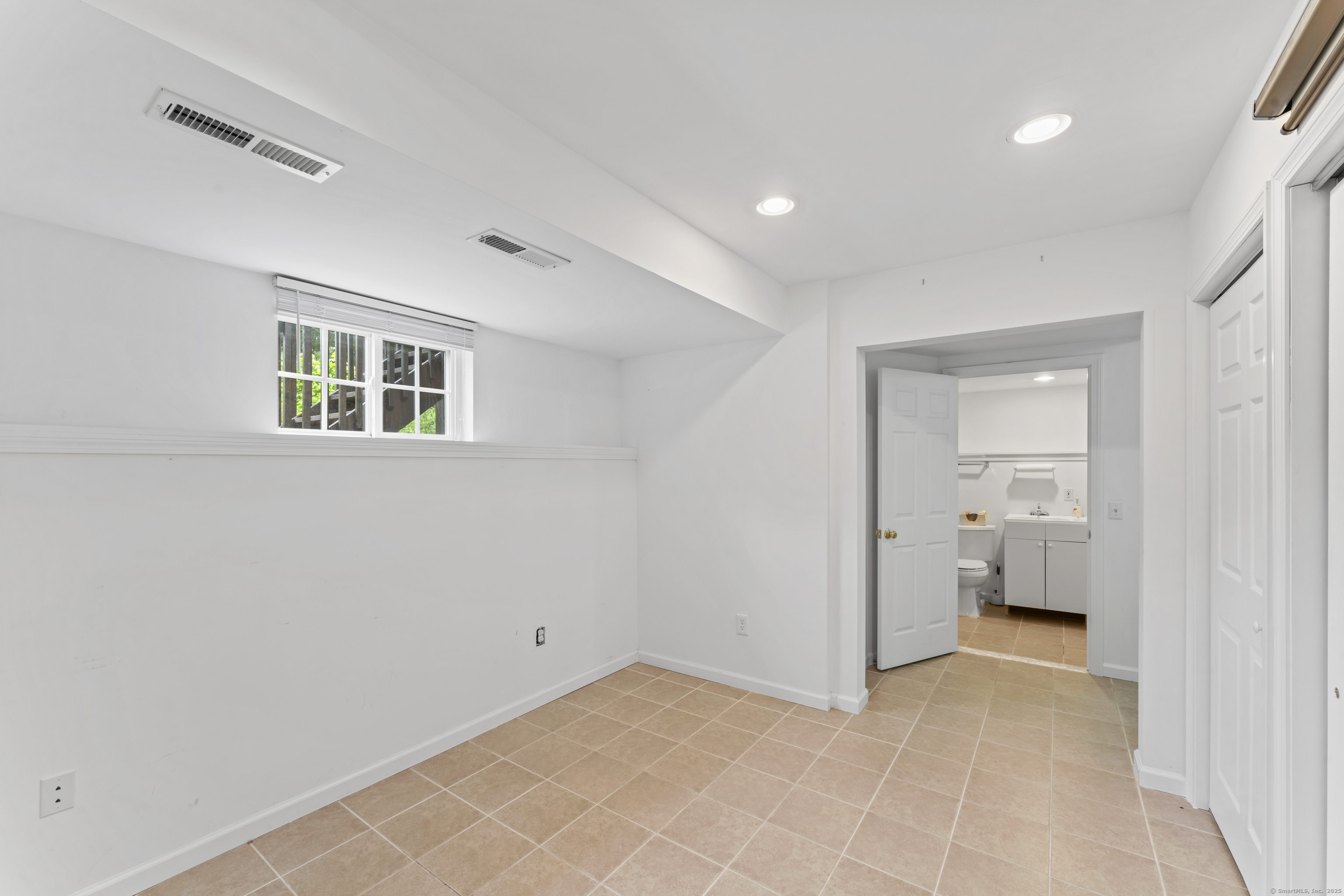 56 Pembroke Road #APT 11, Danbury, Connecticut image 8