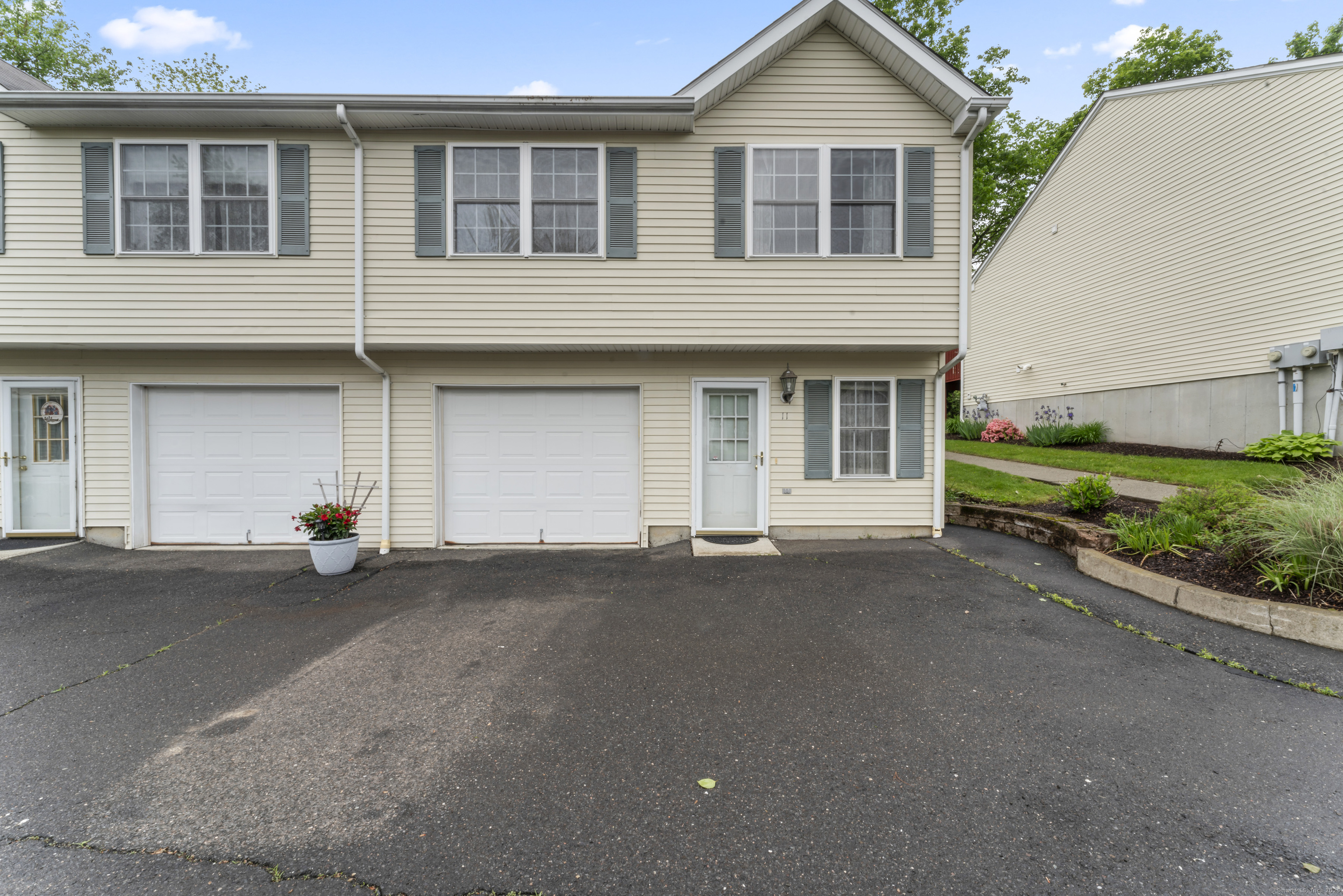 56 Pembroke Road #APT 11, Danbury, Connecticut image 1