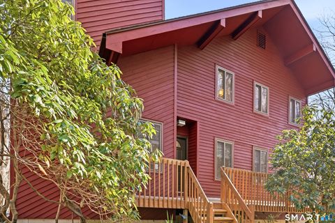 136 Hoyts Hill Bethel CT 06801