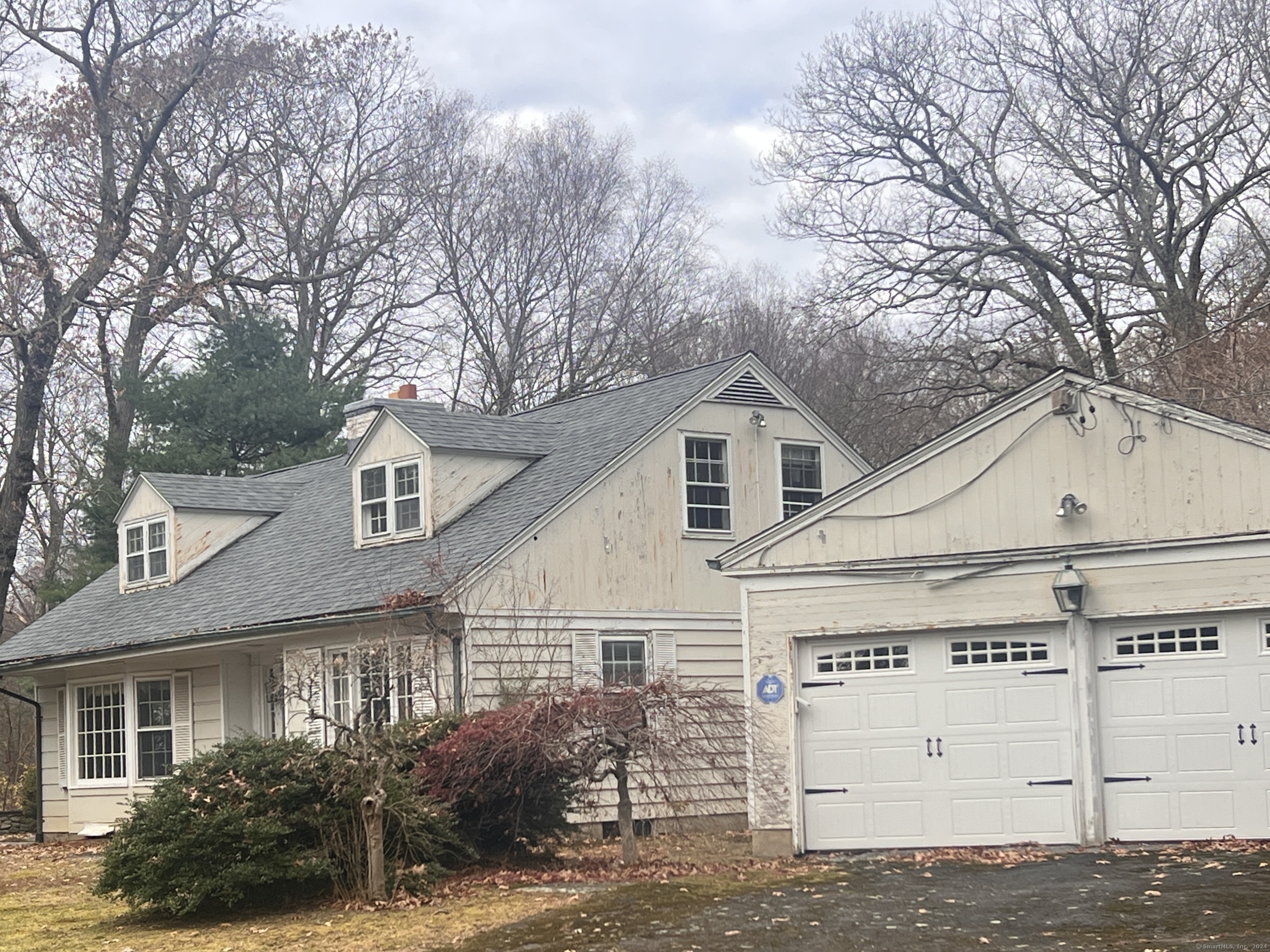 828 Breakneck Hill Road, Middlebury, Connecticut - 3 Bedrooms  
3 Bathrooms  
8 Rooms - 