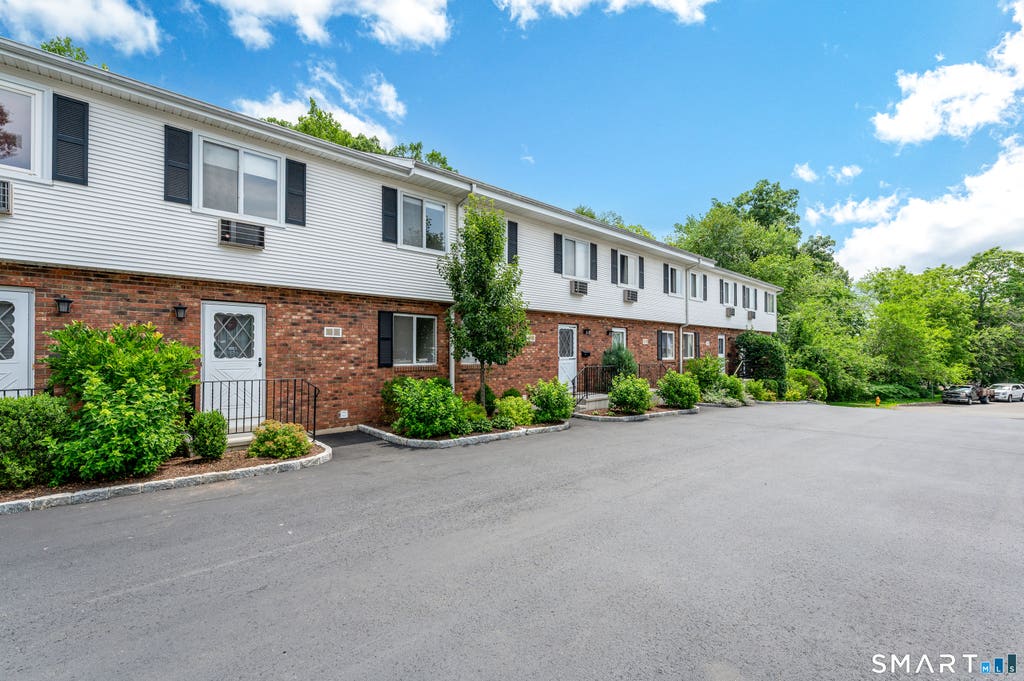 Photo of 44 Cerretta Street #5, Stamford, CT 06907 (MLS # 24189979)