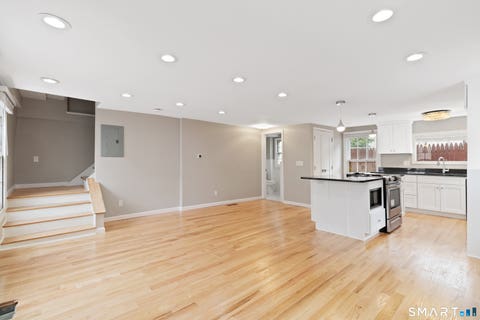 Multifamily For Rent - 601 Chapel Street #B<br/> New Haven County, New Haven, CT 06511