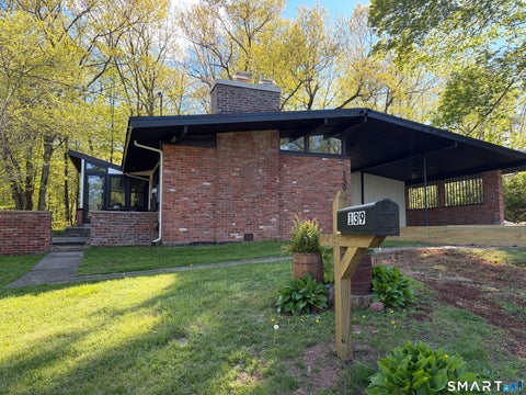 Homes For Sale - 139 Carey Avenue<br/> Meriden, CT 06451