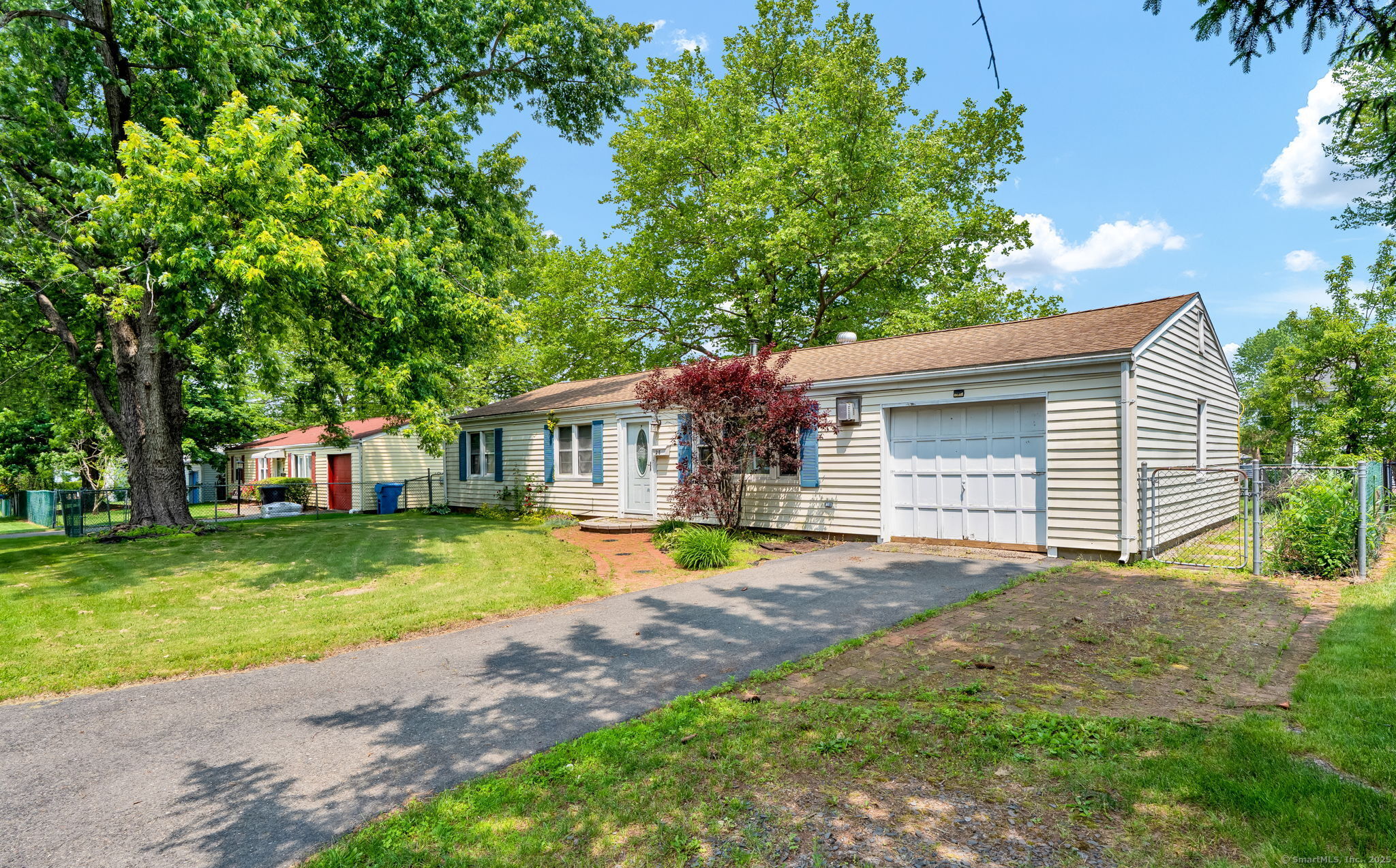Kulper Road, New Britain, Connecticut - 3 Bedrooms  
1 Bathrooms  
5 Rooms - 