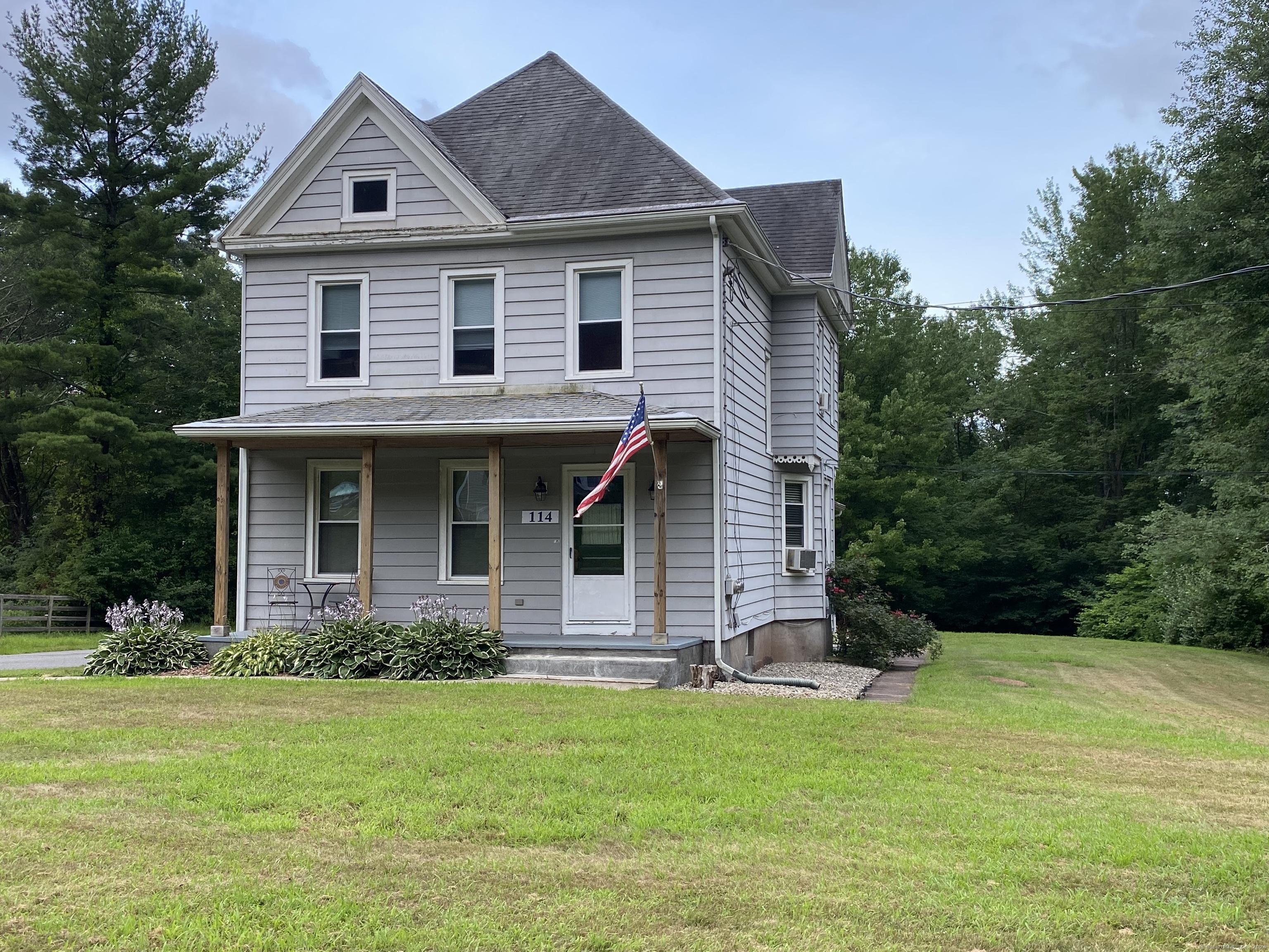 Rental Property at 114 Nooks Hill Road, Cromwell, Connecticut - Bedrooms: 2 
Bathrooms: 1 
Rooms: 4  - $1,800 MO.