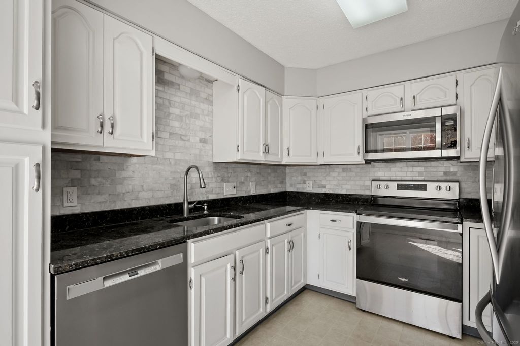 Photo of 19 L Hermitage Drive #19, Shelton, CT 06484 (MLS # 24134661)