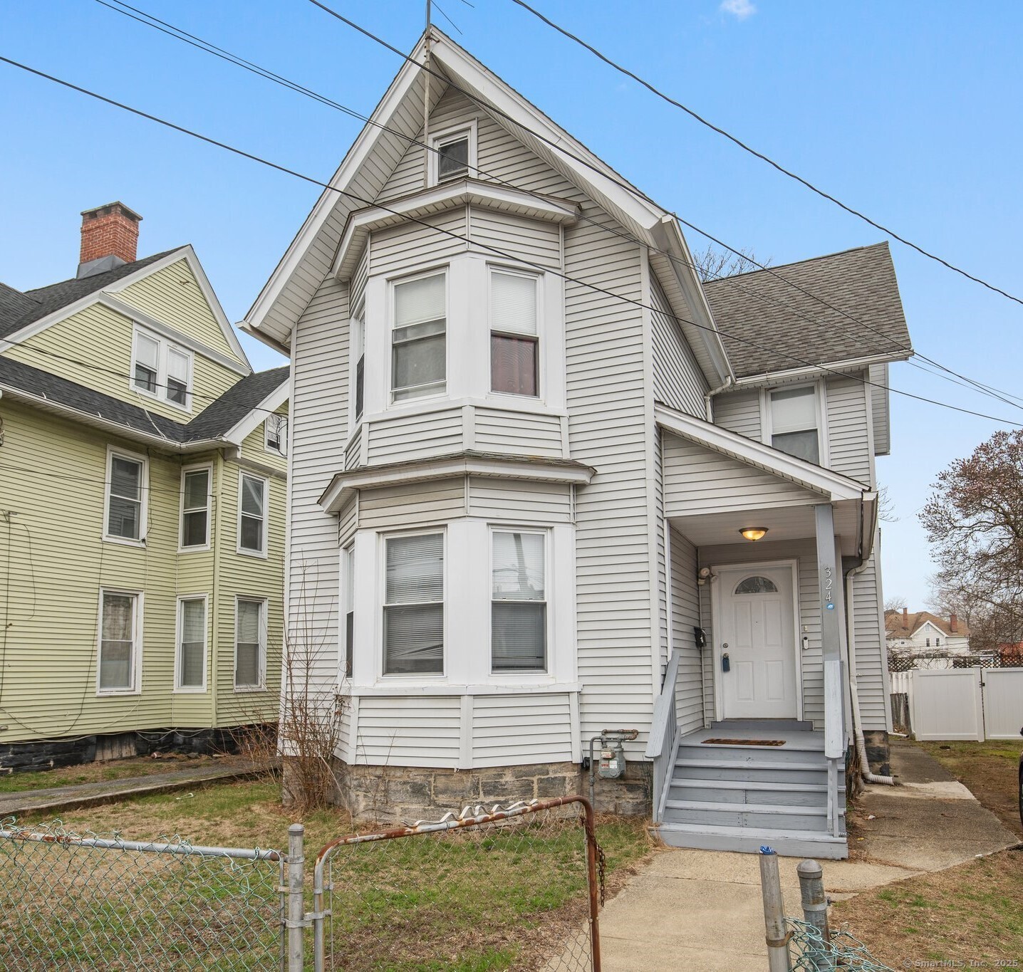 Norman Street, Bridgeport, Connecticut - 4 Bedrooms  
2 Bathrooms  
8 Rooms - 