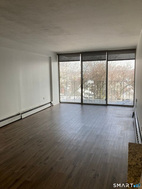 Photo of 87 Glenbrook Road #APT 6E, Stamford, CT 06902 (MLS # 24156115)