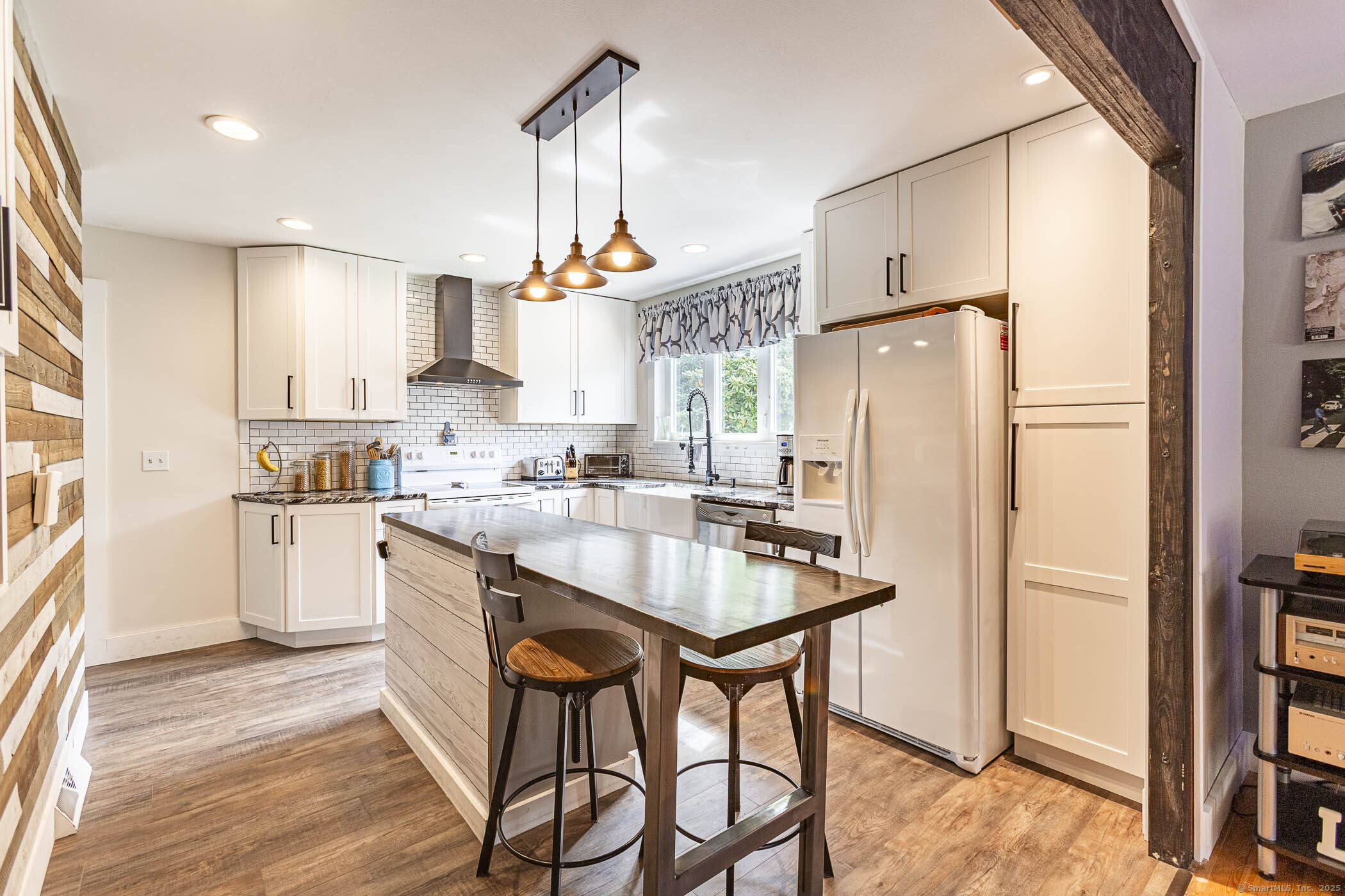 84 Browns Bridge Road