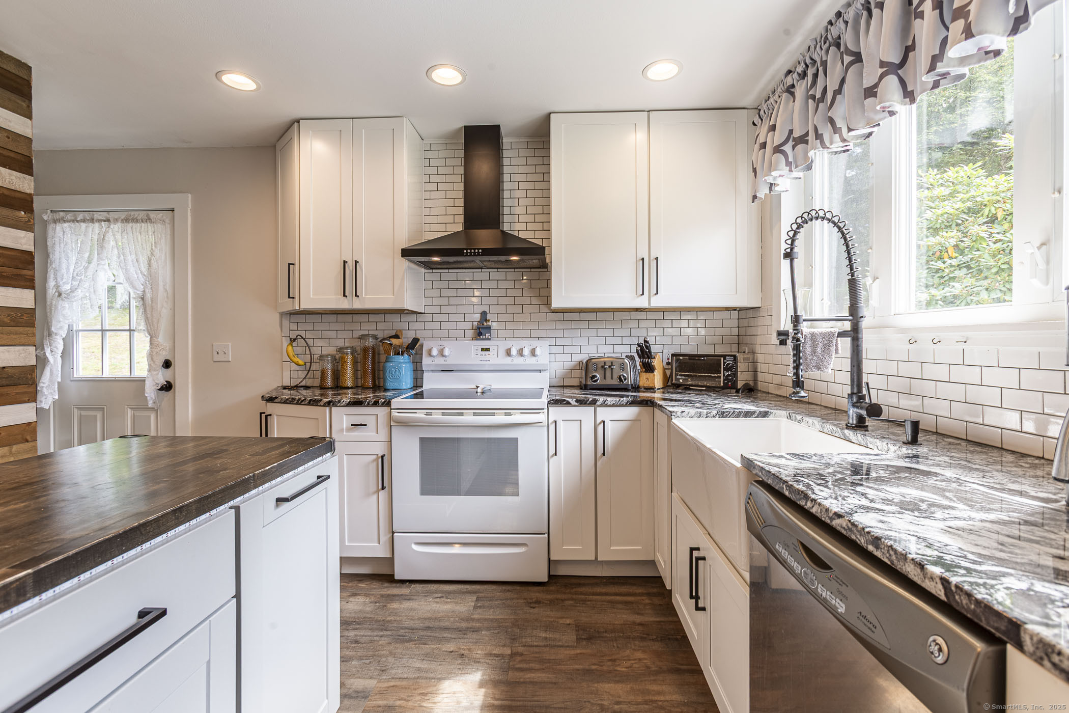 84 Browns Bridge Road