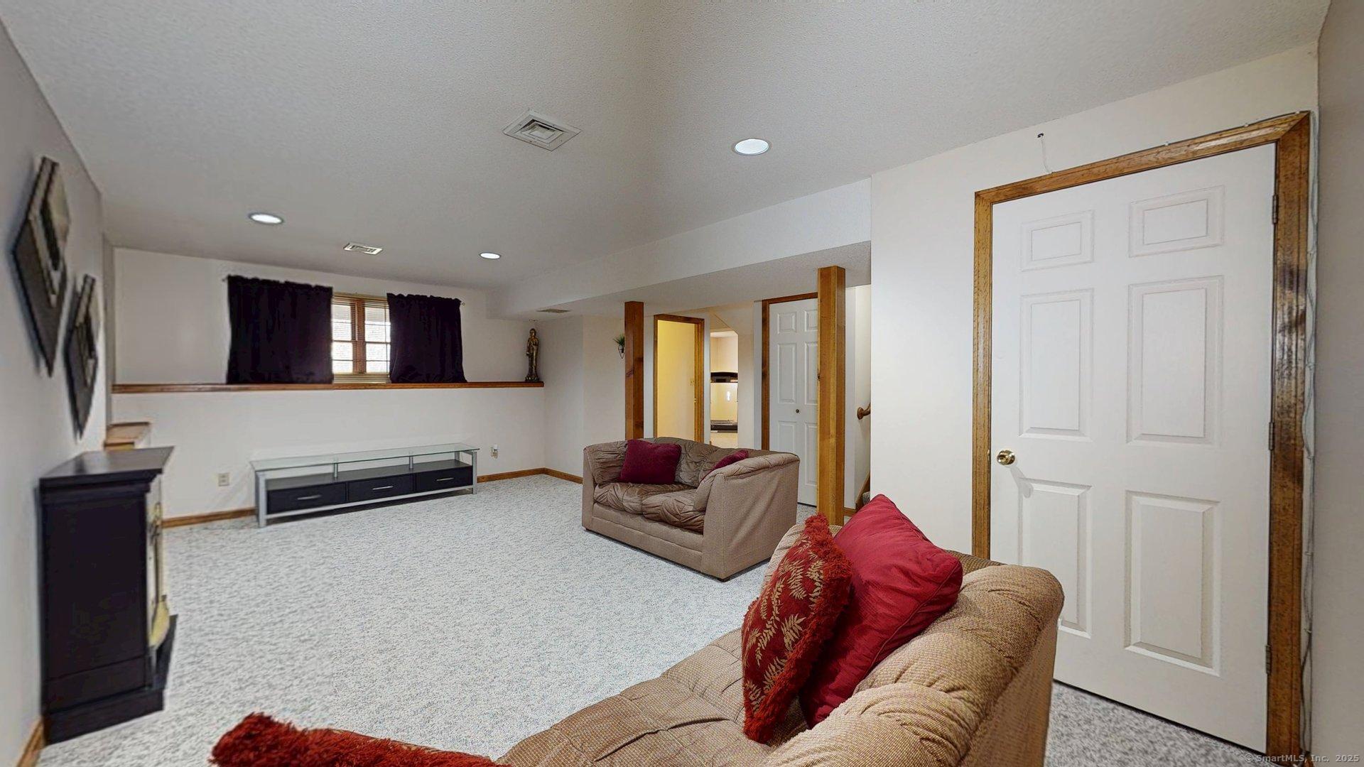 103 Carriage House #103, Enfield, Connecticut image 24