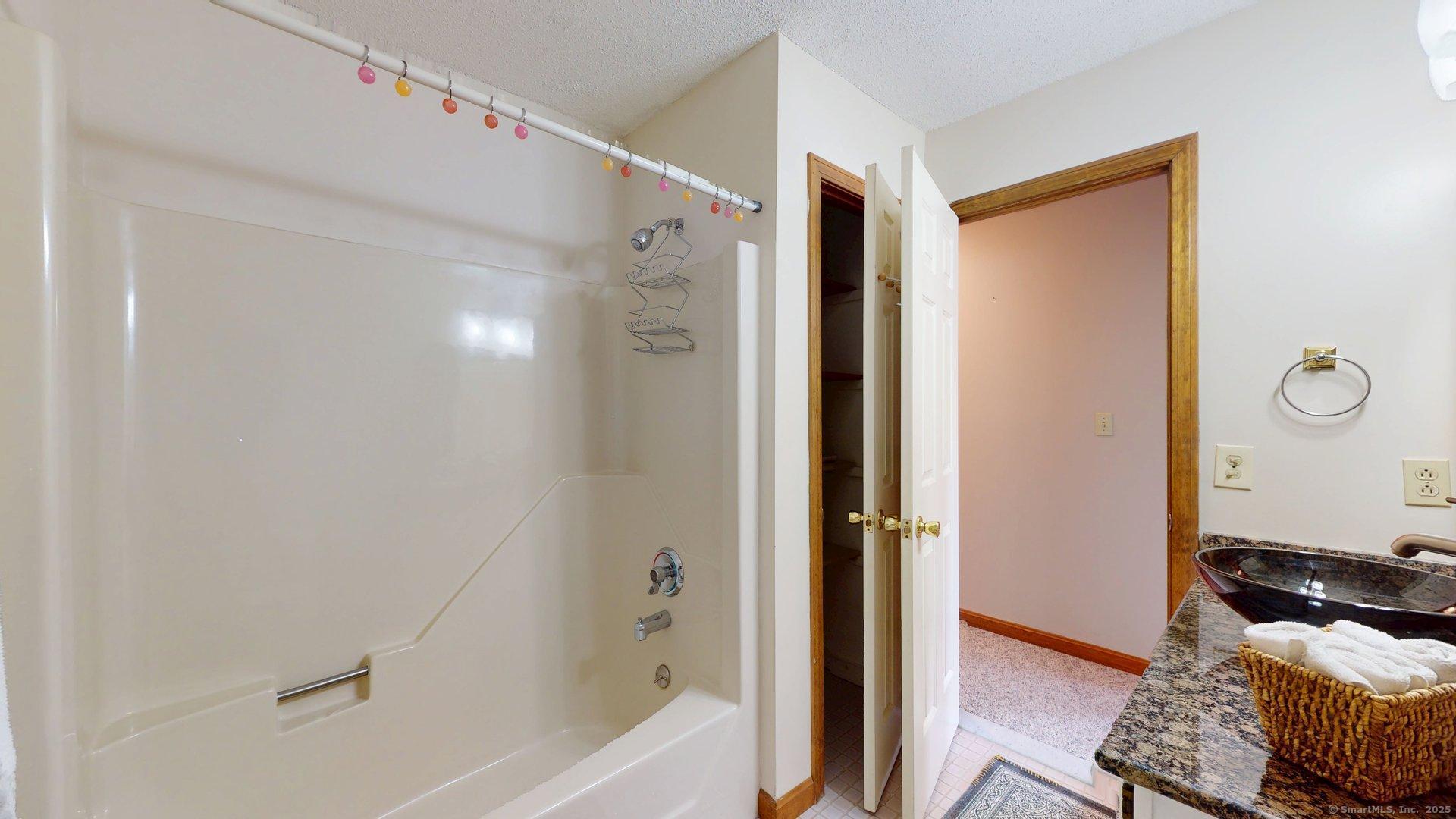 103 Carriage House #103, Enfield, Connecticut image 18