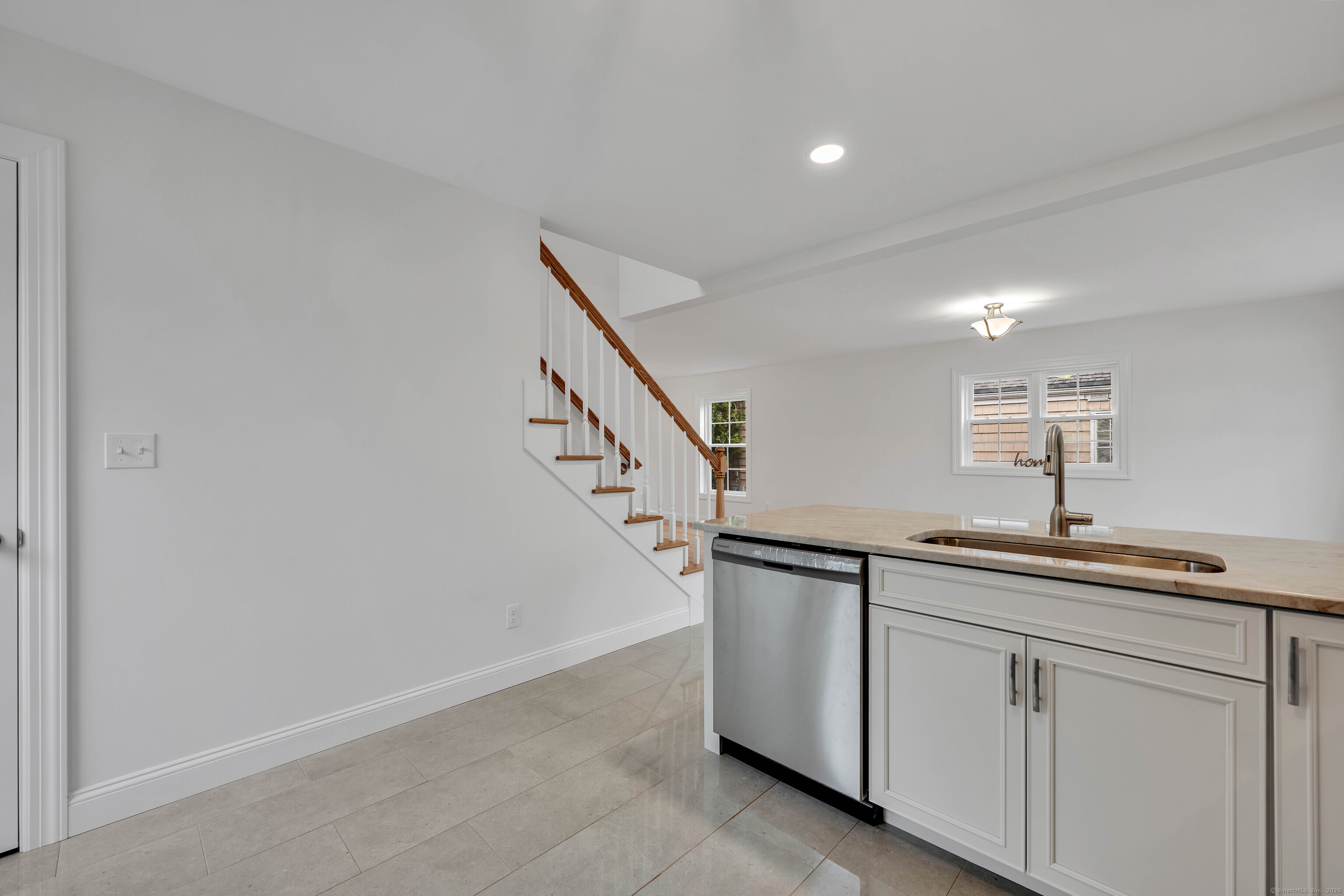 39 Robbins Avenue, Newington, Connecticut image 9