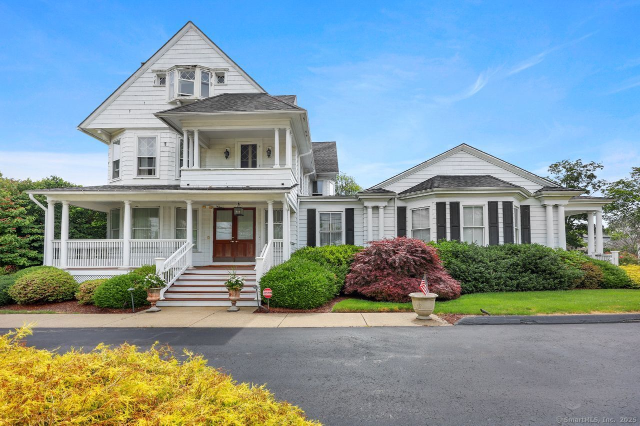 2220 Main Street