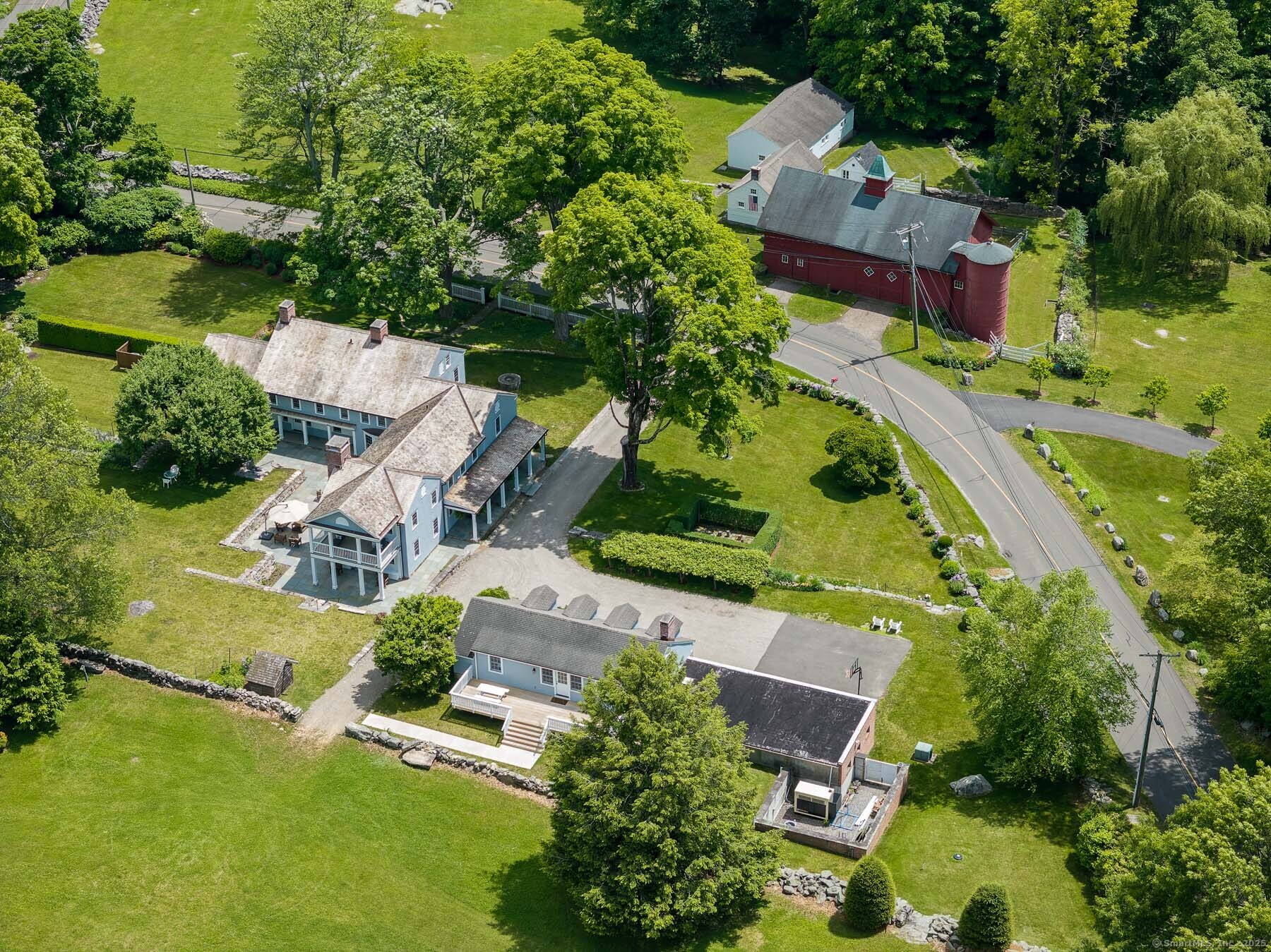 Laurel Road, New Canaan, Connecticut - 8 Bedrooms  
9 Bathrooms  
22 Rooms - 