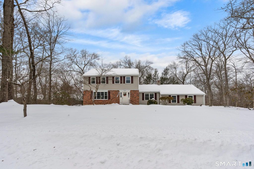 Photo of 1296 Deer Run Circle, Cheshire, CT 06410 (MLS # 24149406)