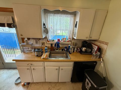Tiny photo for 633 Center Street #APT A, Manchester, CT 06040 (MLS # 24133843)