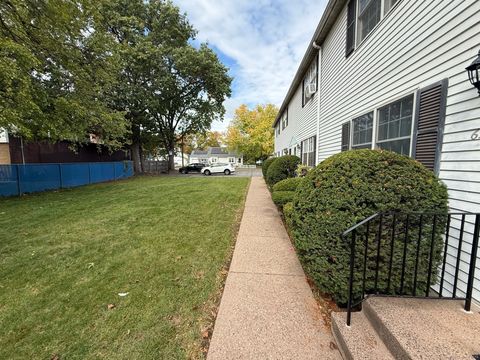 Tiny photo for 633 Center Street #APT A, Manchester, CT 06040 (MLS # 24133843)