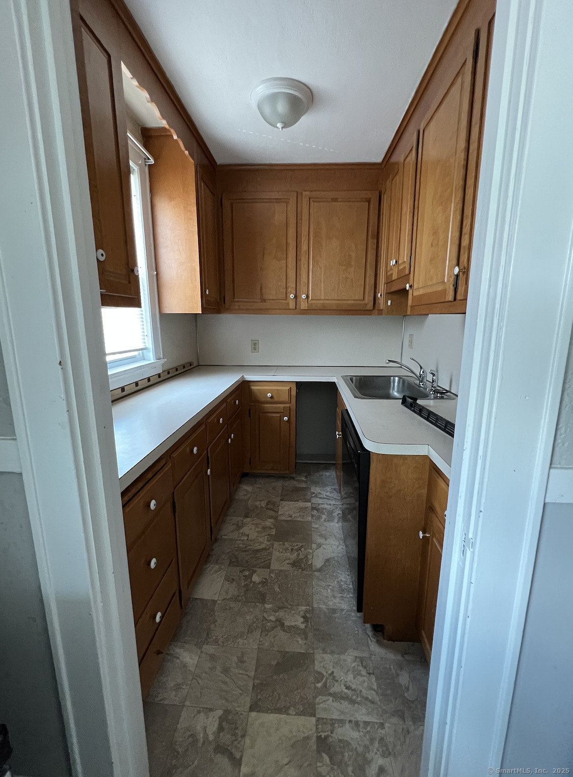 861 Farmington Avenue 2nd Floor